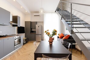 Interior - Pessina 90 Rooms - Three Bedroom Apartment, Sleeps 6 (Naples)