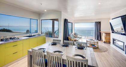 Coastal Embrace - Te Awanga Seaview Escape