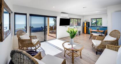 Coastal Embrace - Te Awanga Seaview Escape