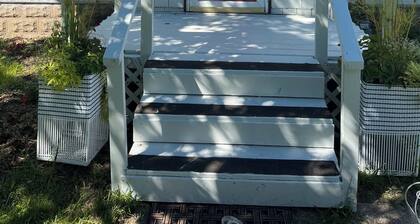 Beautifully furnished 3-bedroom home located half a mile from Hillsdale College