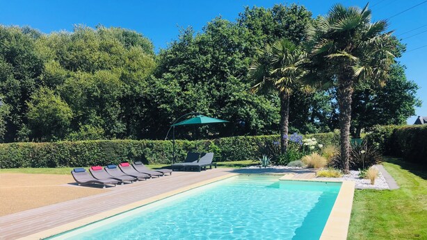 Outdoor pool, a heated pool - Golfe du Morbihan , A 5 mn de Vannes , Belle Maison Avec Piscine (Saint-Avé)