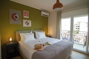 2 bedrooms, desk, iron/ironing board, travel crib - Modern-vintage apartment with Acropolis View
500m metro
Historical Center (Athens)