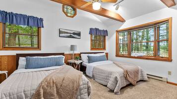 4 bedrooms, iron/ironing board, travel crib, free WiFi