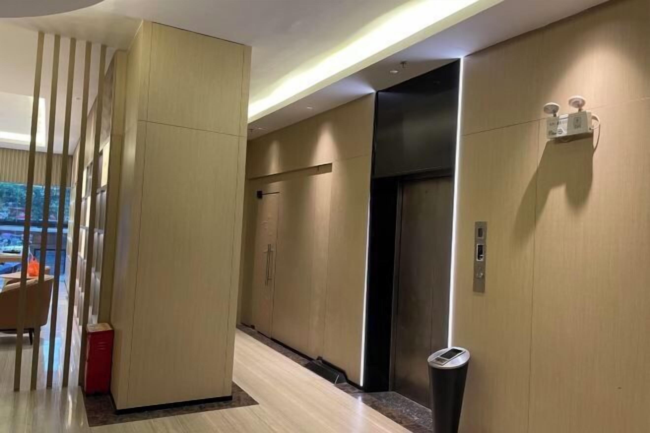 المنشأة  من الداخل