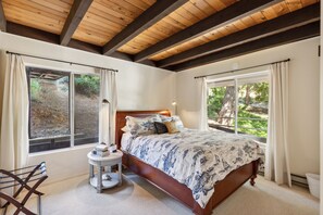 2 habitaciones, tabla de planchar con plancha, wifi y ropa de cama