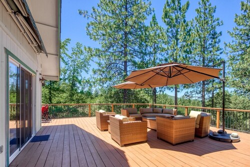 The Valley View: Pine Mountain Lake Cabin by RedAwning