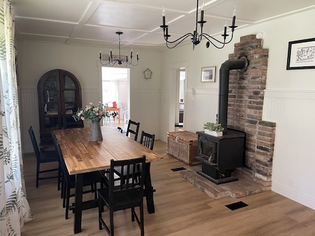 Dining. Cozy 4-bedroom cottage in enjoyable Elbe with WiFi on 16 wooded acres