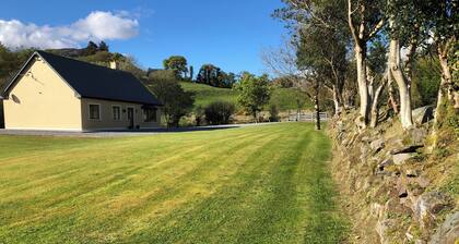 Charming 3-bedroom bungalow in Kenmare with WiFi access