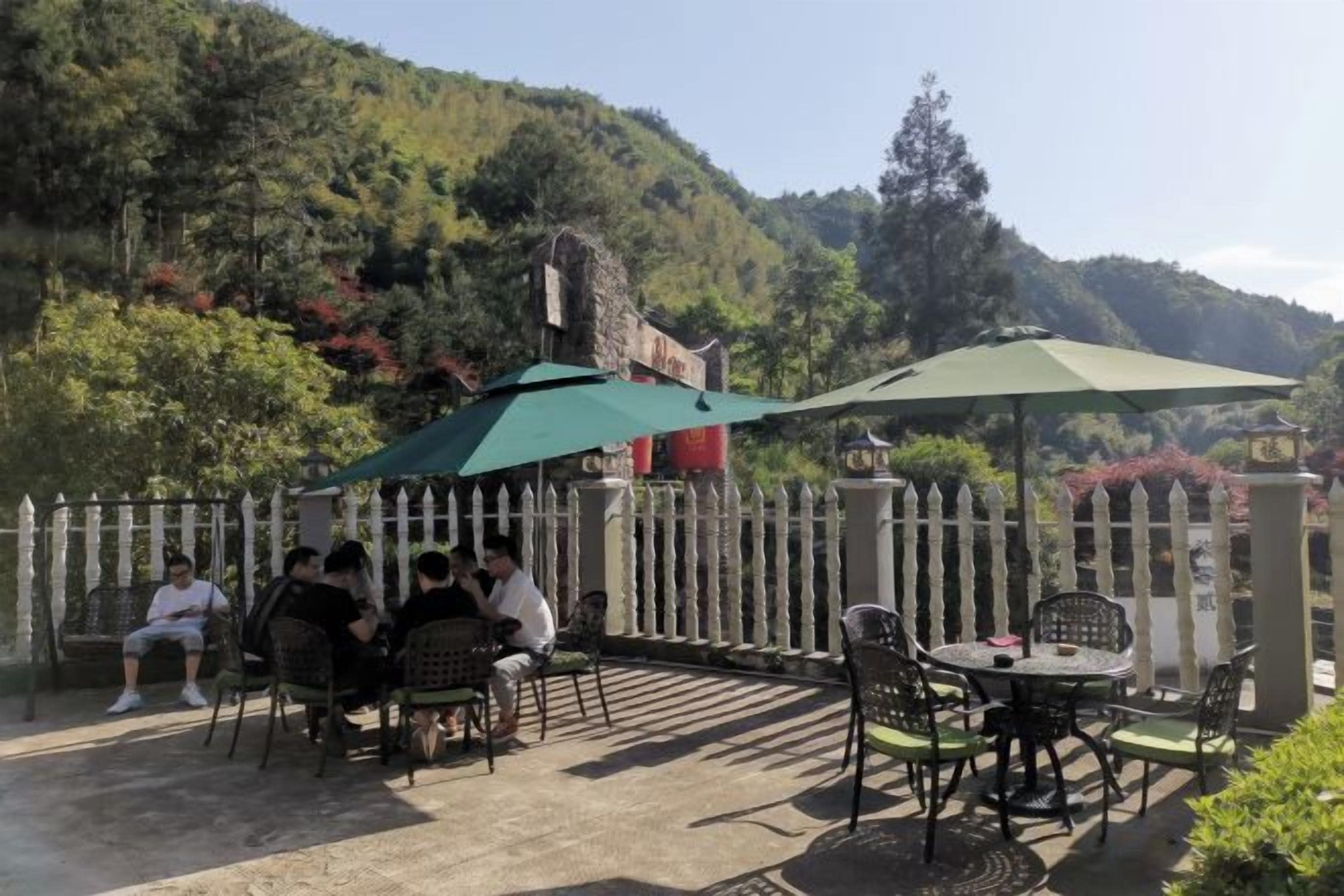 Tempat makan outdoor