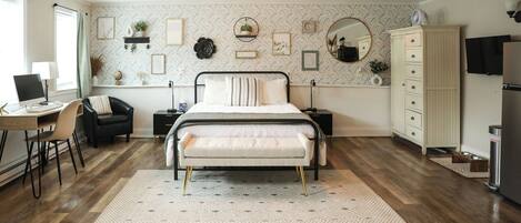 1 bedroom, desk, WiFi, bed sheets