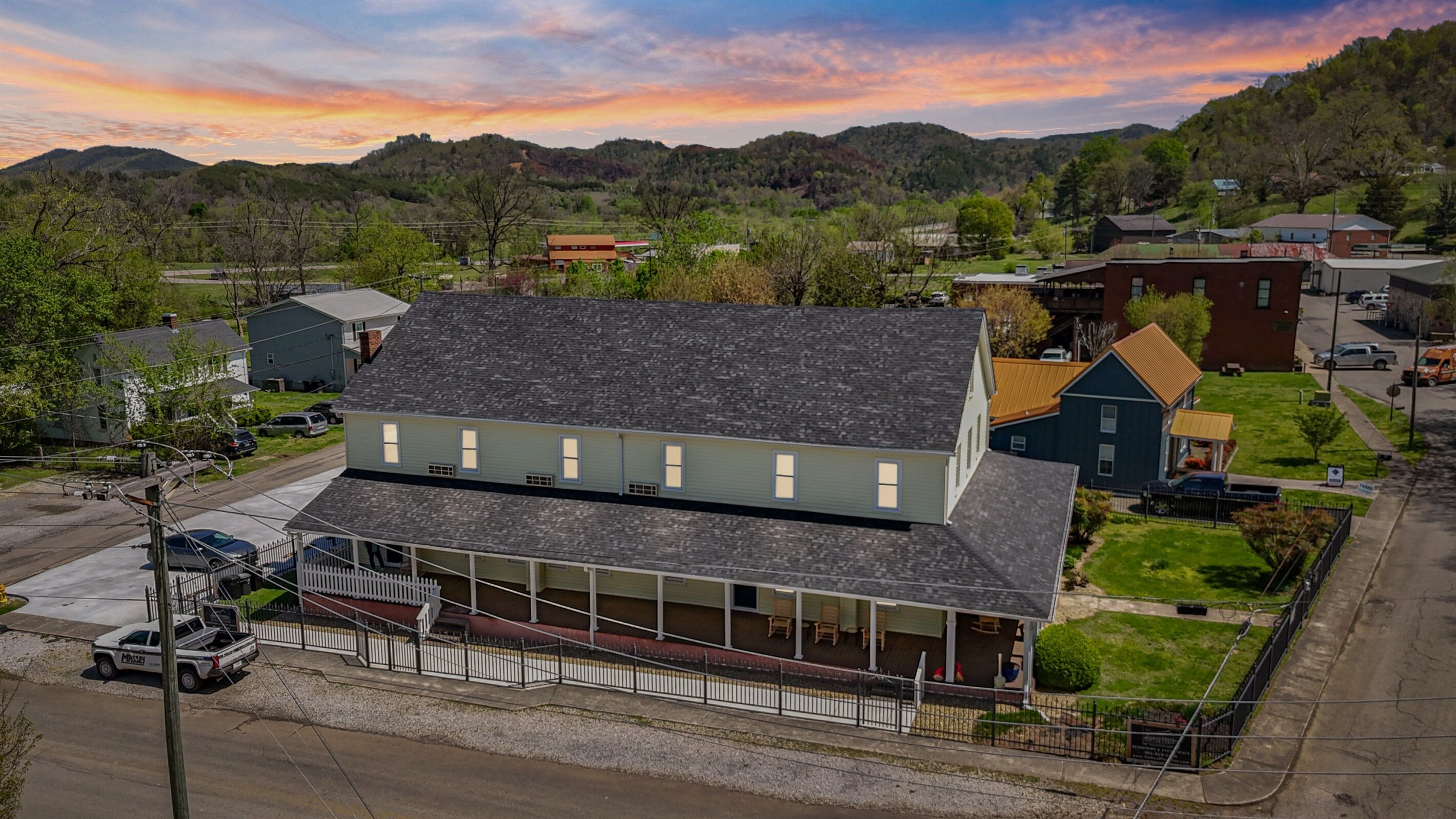 The Tellico Plains Inn