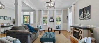 Boutique Inn, The Byrum Room 3B, Minutes from The Cherohala Skyway