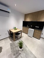 Superior Apart Daire, Balkon, Şehir Manzaralı | Özel mutfak | Mini buzdolabı, set üstü ocak, espresso kahve makinesi 