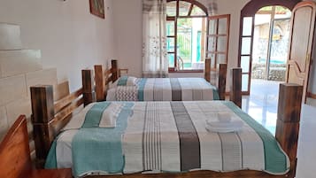 3 bedrooms, iron/ironing board, WiFi, bed sheets