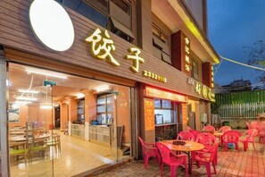 Outdoor dining - Jiayan Runguo Hotel (Danzhou Summer Square Branch) (Danzhou)