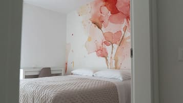 2 Schlafzimmer, Schreibtisch, Bügeleisen/Bügelbrett, WLAN