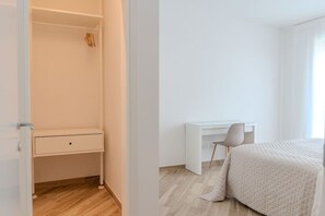 2 sovrum, skrivbord, strykjärn/strykbräda och wi-fi