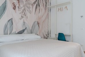 2 slaapkamers, een bureau, een strijkplank/strijkijzer, wifi