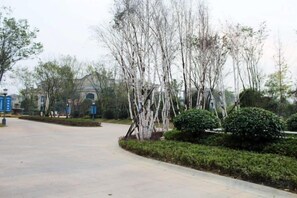 Unclassified image, 3 of 38, button - Tianhai Hotel (Jiujiang The Second Yangtze River Bridge Harbor) (Jiujiang)