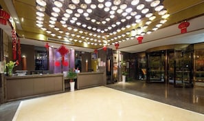 Lobby - Tianhai Hotel (Jiujiang The Second Yangtze River Bridge Harbor) (Jiujiang)