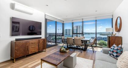 Sensational City Apartment with Lake Views