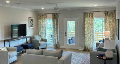 Bream Street retreat. New home in BSL on the water with boat launch. Sleeps 10.