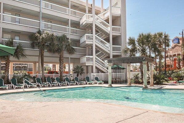 Pool - 1 Bedroom 1 Bath Oceanview Condo (Galveston)