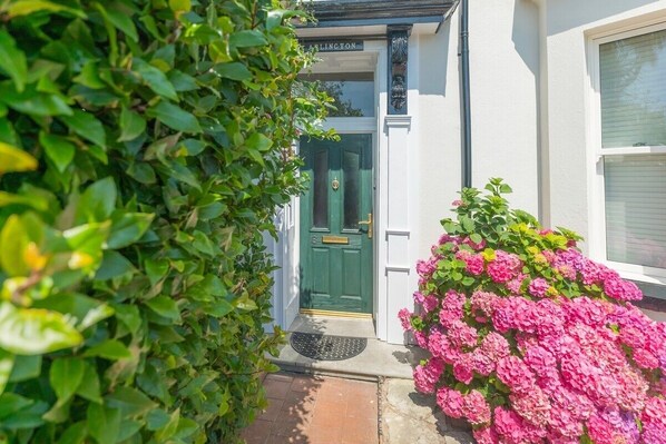 Exterior detail - Seafield - Central Seaside Retreat (Devon)