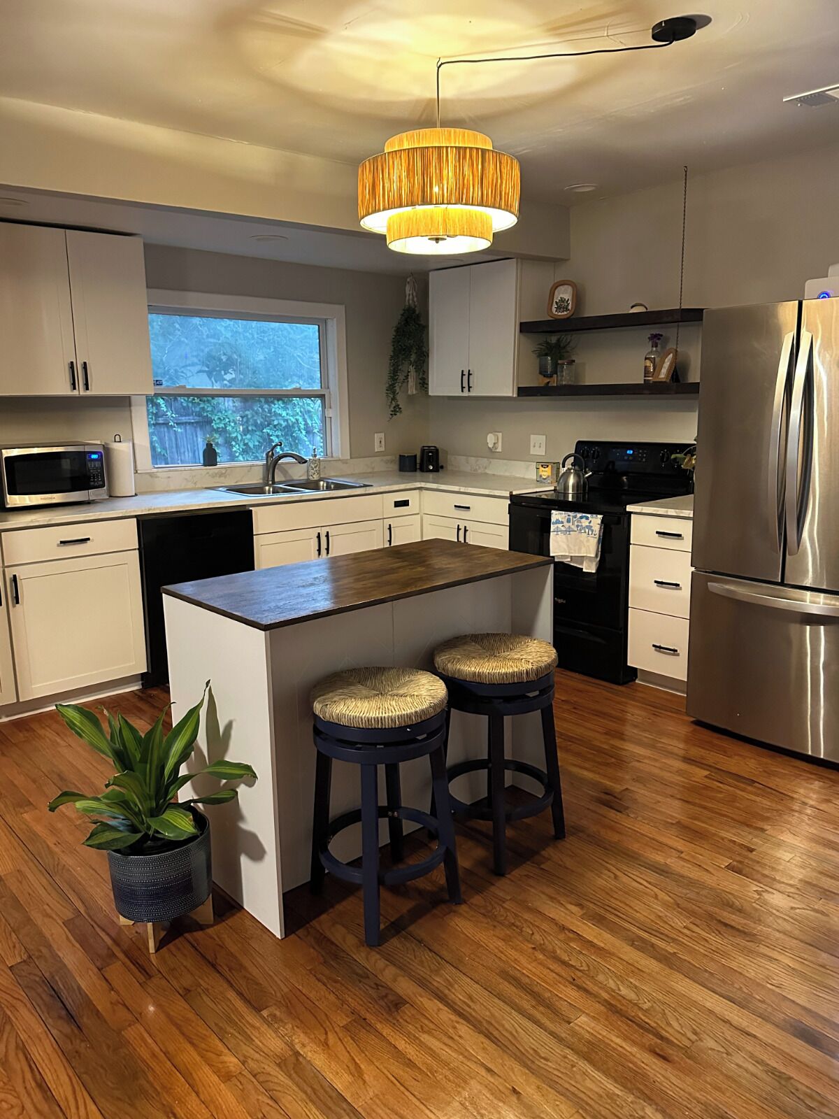 3-bedroom, 2-bath house in Sunshine City with AC, WiFi