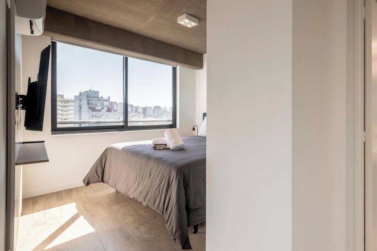 Apartment, 2 Bedrooms | In-room safe, blackout drapes, WiFi (free)