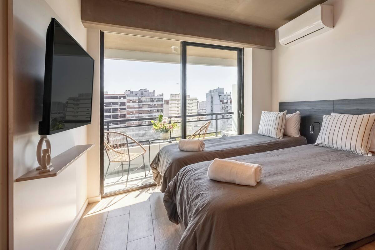 Studio | In-room safe, blackout drapes, WiFi (free)