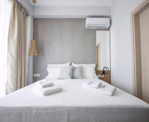 3 chambres, coffres-forts dans les chambres, fer et planche Ă repasser