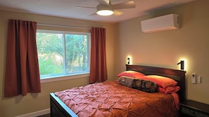 3 bedrooms, desk, iron/ironing board, free WiFi