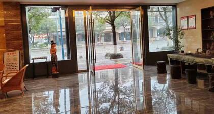 Luoping Golden Valley Taijia SPA Hotel