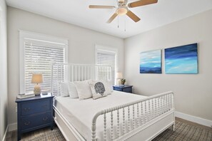 4 chambres, bureau, Wi-Fi gratuit, draps fournis