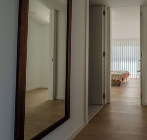 3 bedrooms, iron/ironing board, WiFi, bed sheets - Gorgeous 3-bedroom apartment, utmost comfort & convenience at historic Barcelos. (Barcelos)