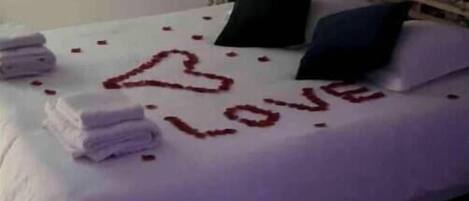 1 غرفة نوم وسرير سفر وواي فاي مجانًا وملاءات أسرّة