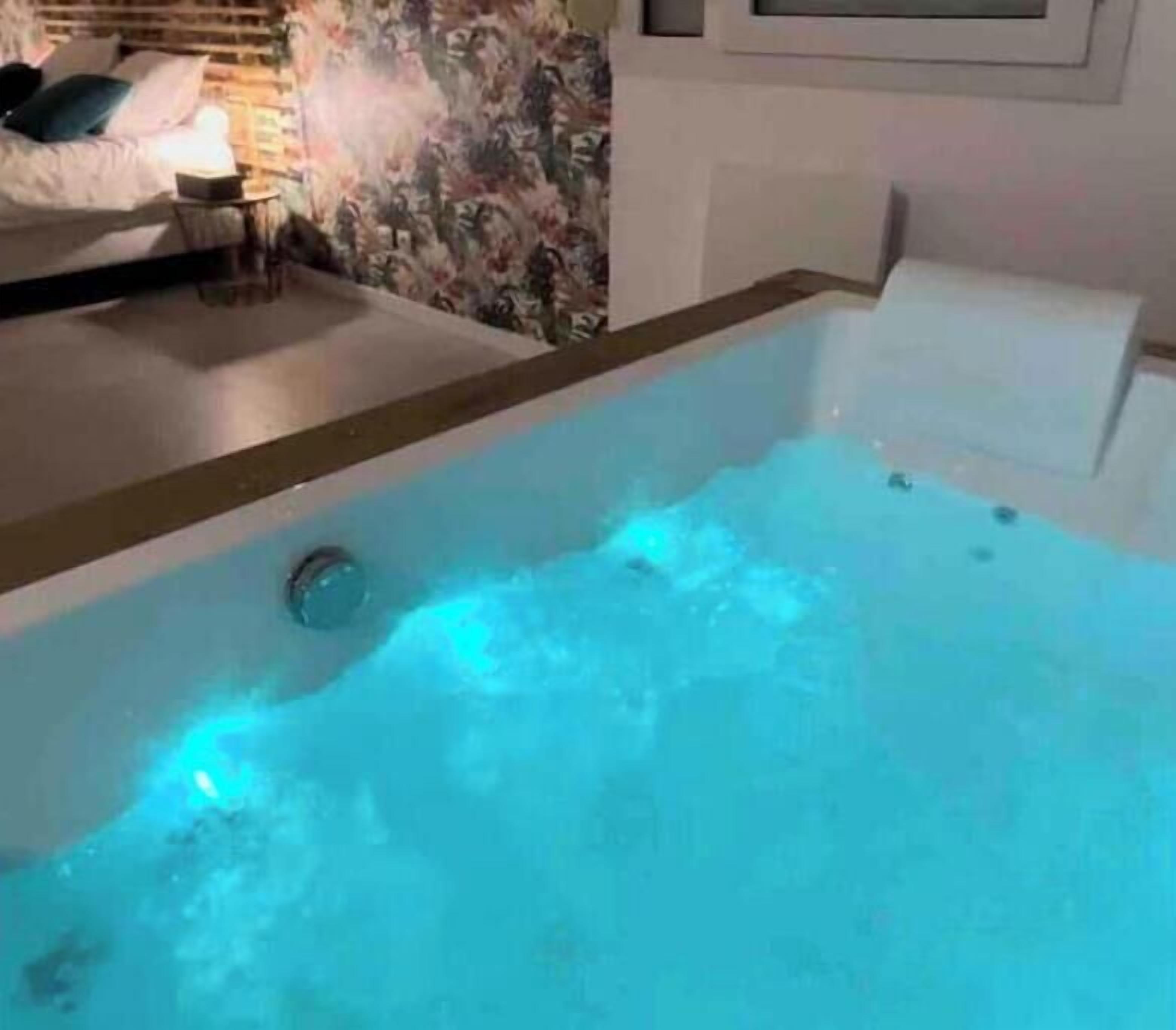 1 bedroom, travel cot, free WiFi, bed sheets