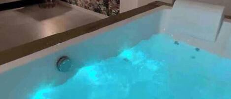 1 غرفة نوم وسرير سفر وواي فاي مجانًا وملاءات أسرّة