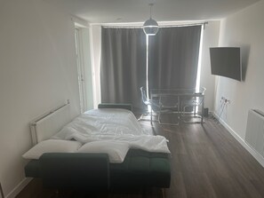 1 chambre, fer et planche à repasser, Wi-Fi, draps fournis