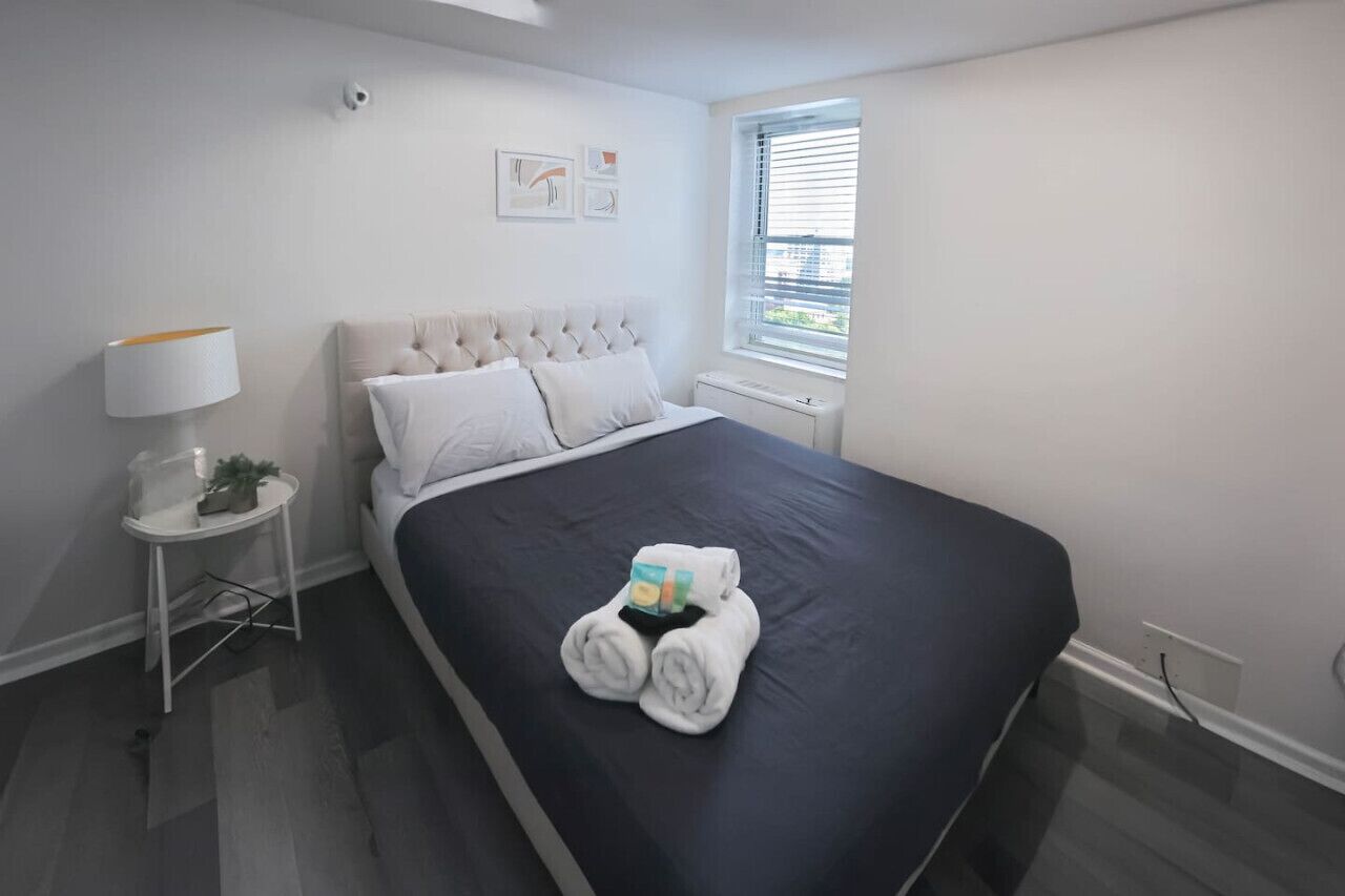 2 bedrooms, desk, iron/ironing board, travel crib