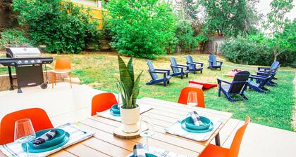 Family Home: Sleeps 12, Firepit, Games & Movie Room!