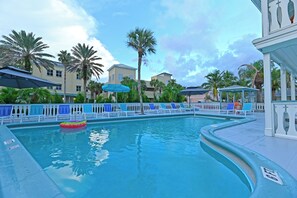 Outdoor pool - The Islander Inn (Vero Beach)