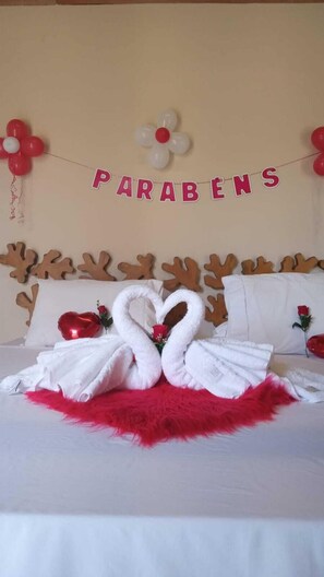 Desk, laptop workspace, free WiFi - Chalé e Suítes Naldiane (Mata de São João)