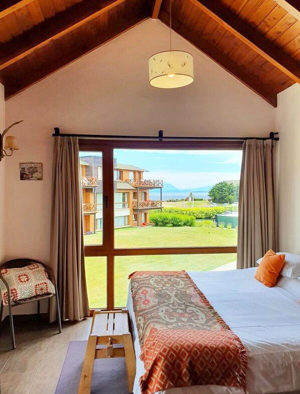 Internet, bed sheets