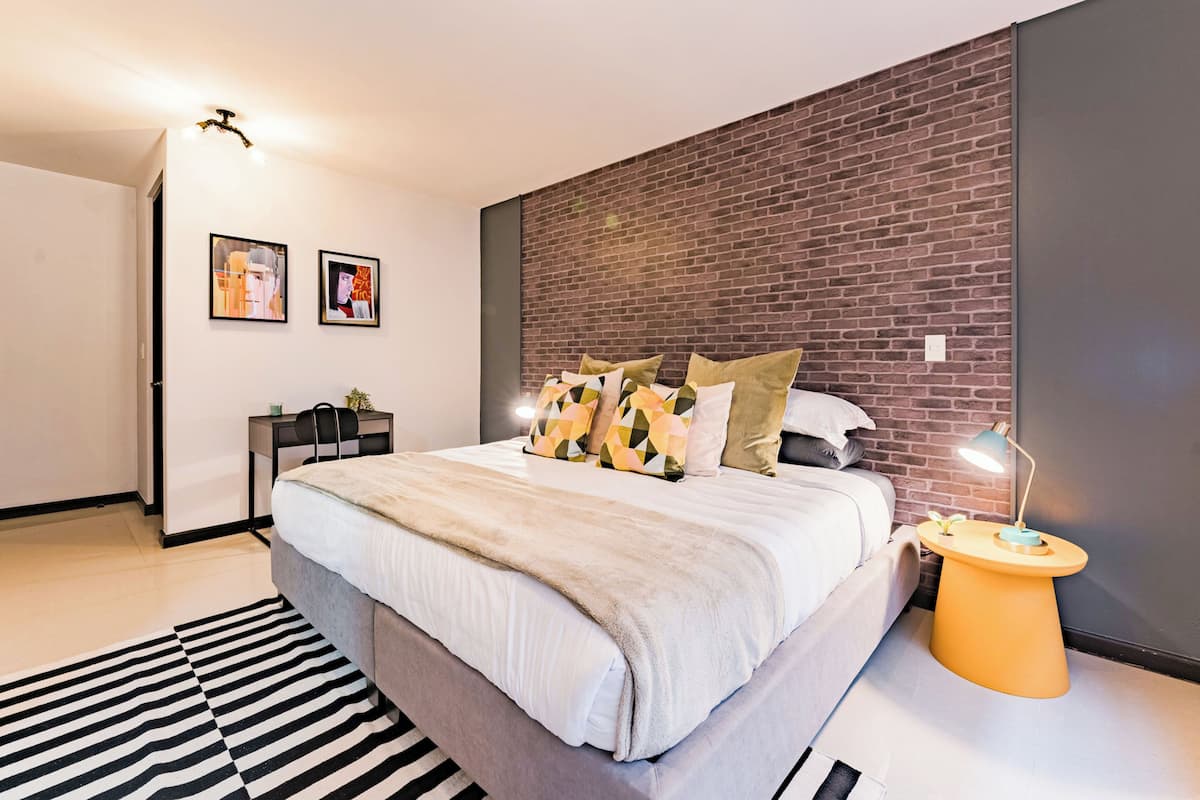 Premium Apartment, 3 Bedrooms, City View