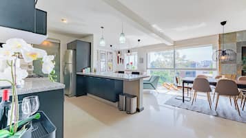 Departamento, 3 habitaciones, vista a la ciudad | Cocina privada