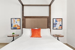 4 bedrooms, iron/ironing board, WiFi, bed sheets - Driver, Chef, Maid, & Pool - VIP Service (San Juan)