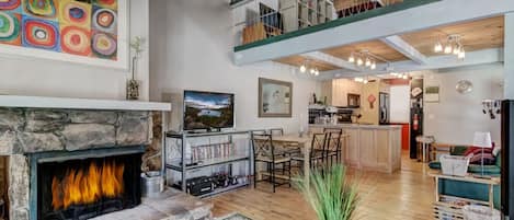 Televisión, chimenea