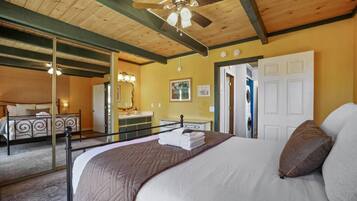 3 soverom, skrivebord, strykejern/-brett og wi-fi